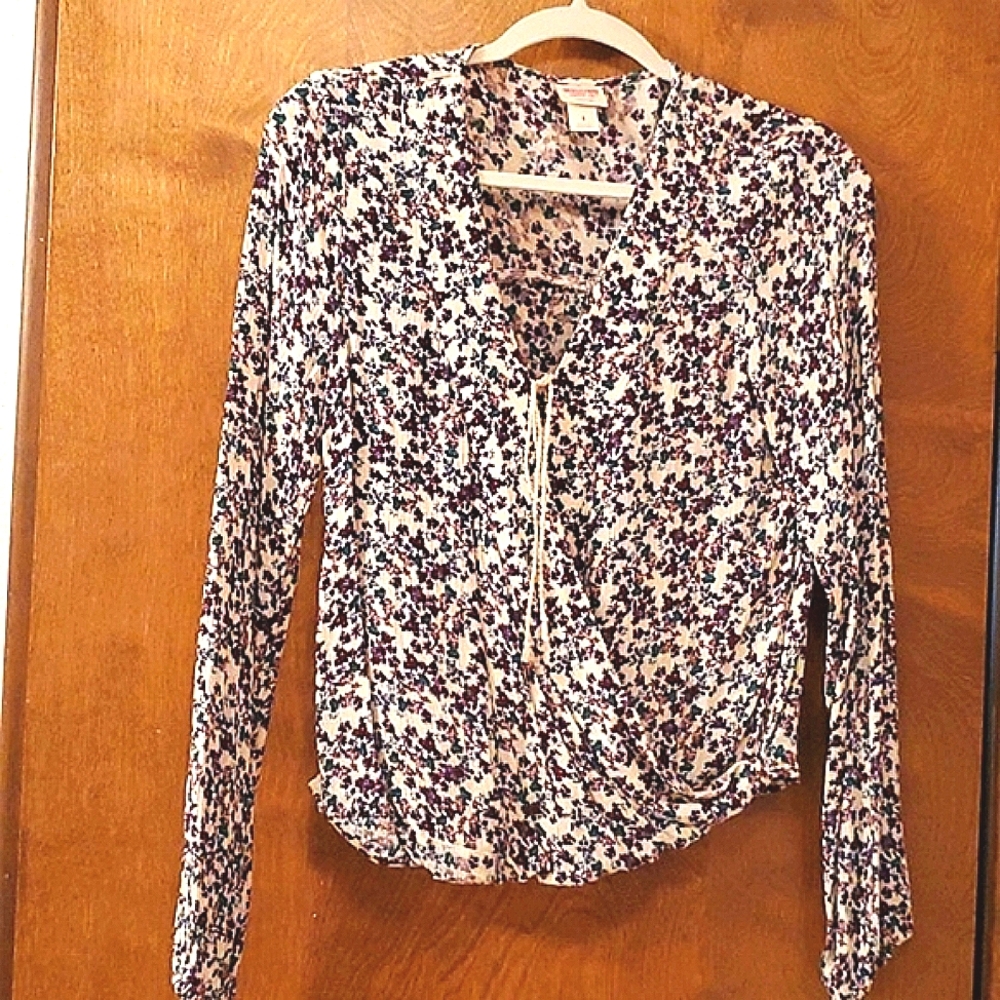 Mossimo shirt